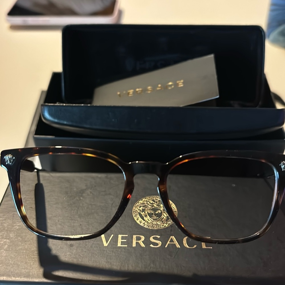 Versace eye glasses demo